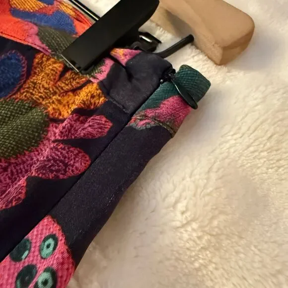 NWT Farm Rio Lily’s Garden Bell Bottom Flare Viscose Floral Pants Size M - Picture 3 of 7